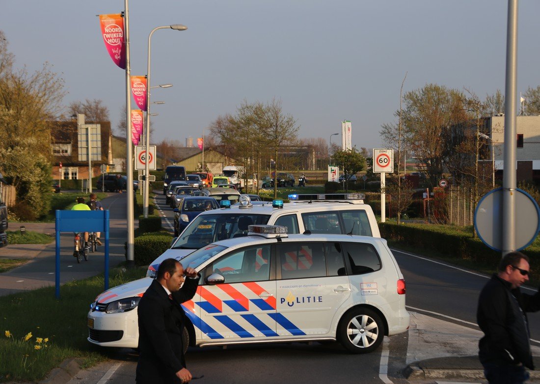 Ongeval scooter met auto op rotonde Delfweg Noordwijkerhout